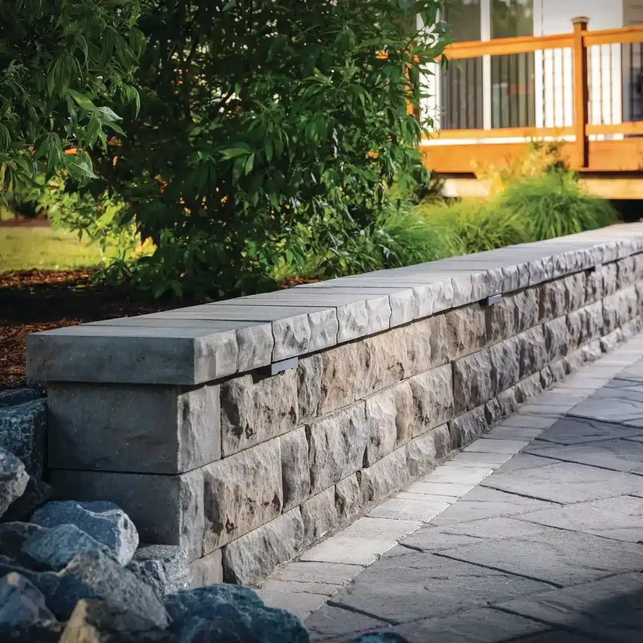 Retaining wall construction – Professional retaining wall build in progress – Bayside Pavers