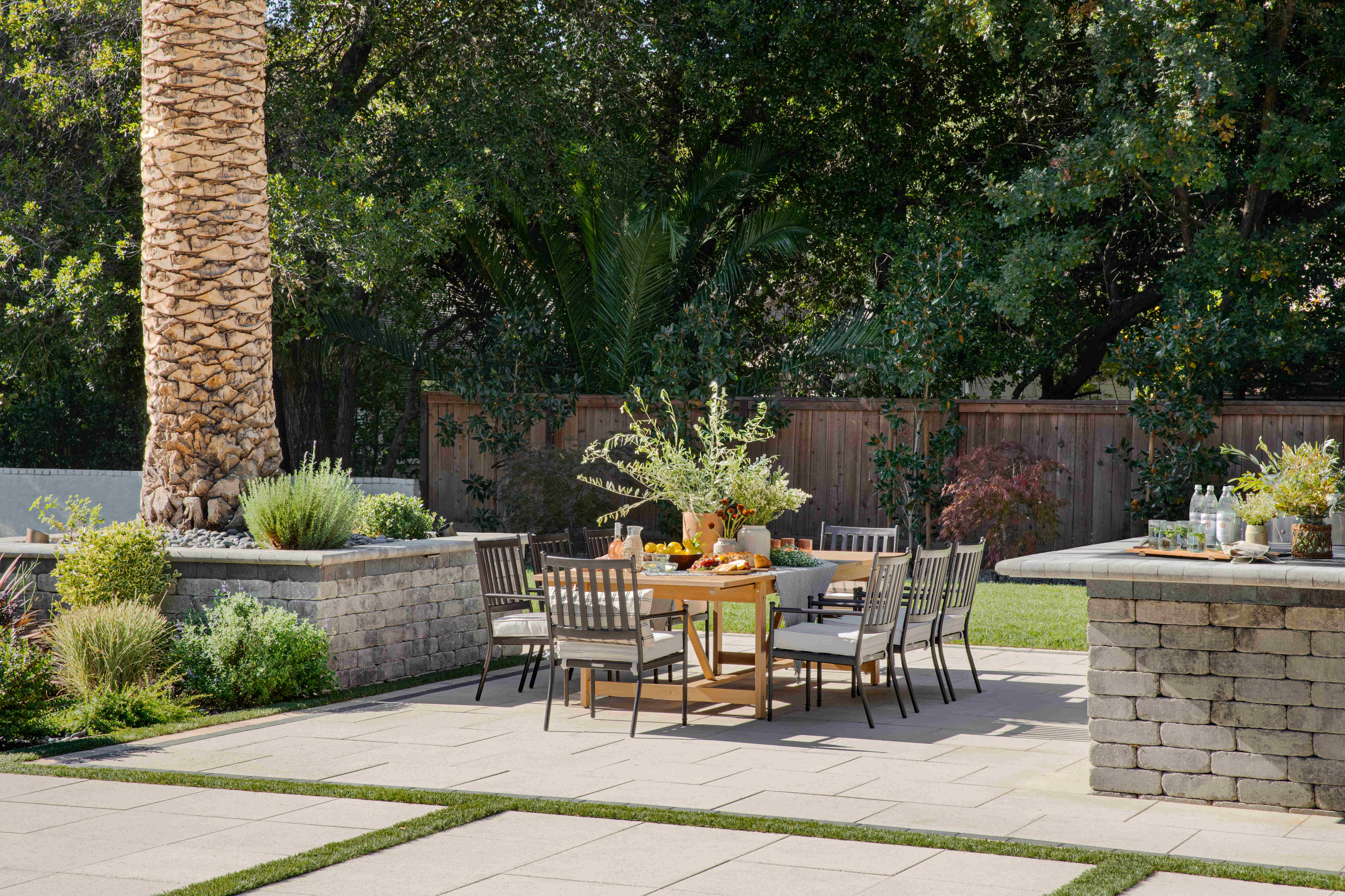 Paver dining area in Walnut Creek